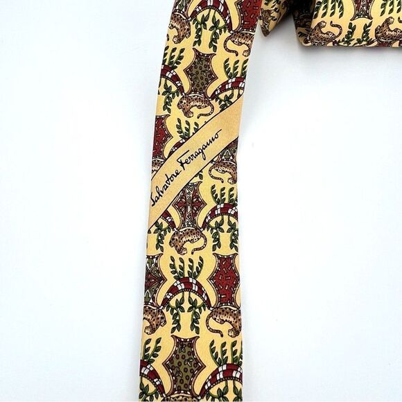 Salvatore Ferragamo Silk Tie Leopard Design - Picture 4 of 7